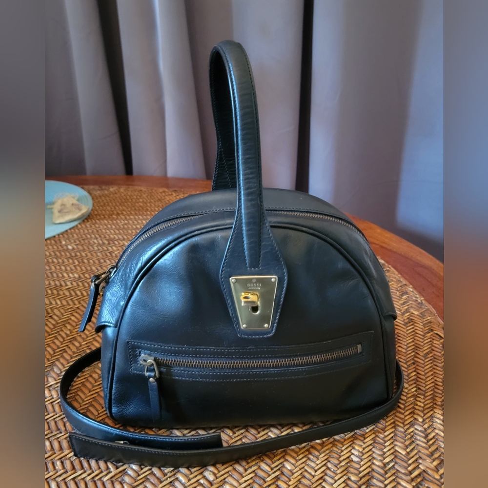 GUCCI Black Leather Shoulder Bag With Top Handle